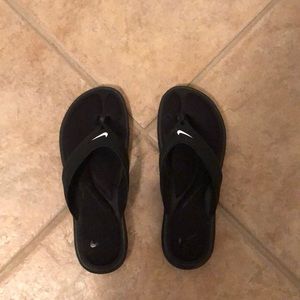 Nike comfort footbed flip flops